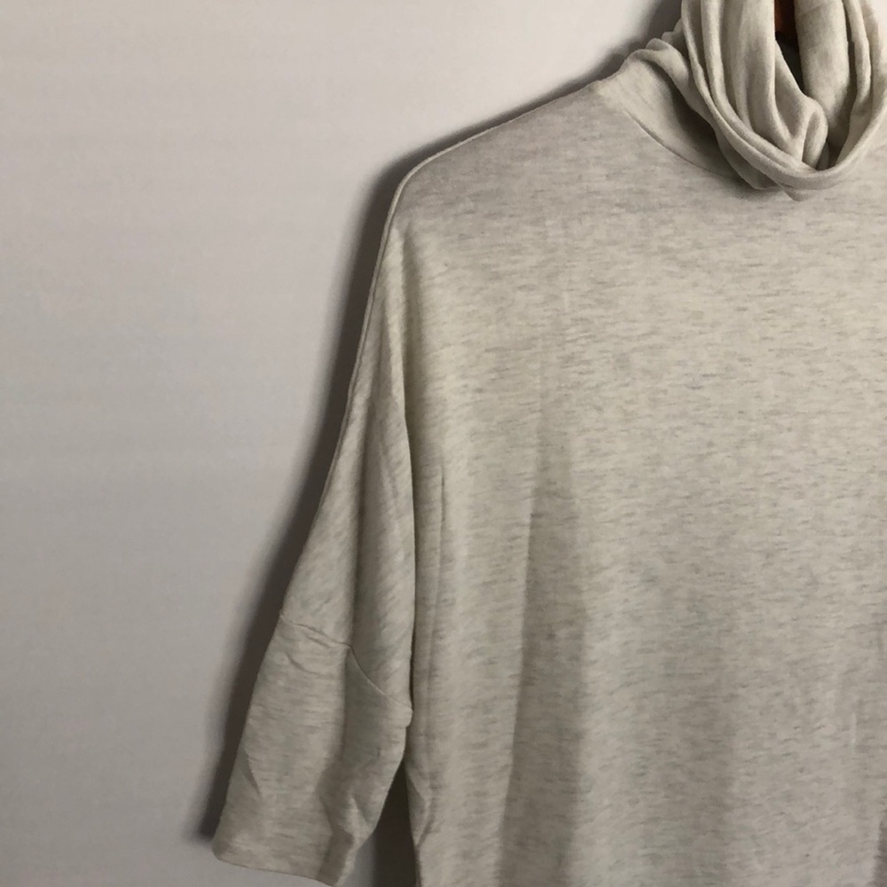Turtle neck tunic - Picture 3 of 5